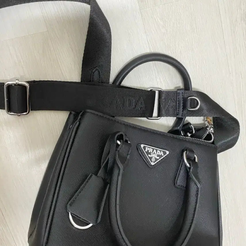 [BUNJANG] Prada Saffiano Shoulder Bag Black / 프라다 사피아노 숄더백 블랙