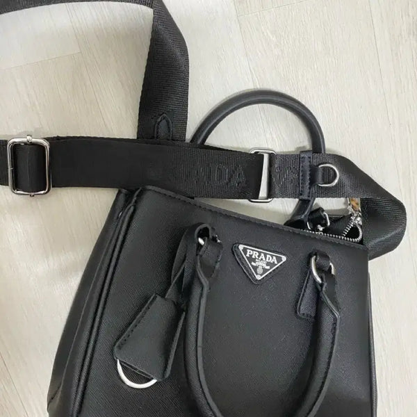 [BUNJANG] Prada Saffiano Shoulder Bag Black / 프라다 사피아노 숄더백 블랙
