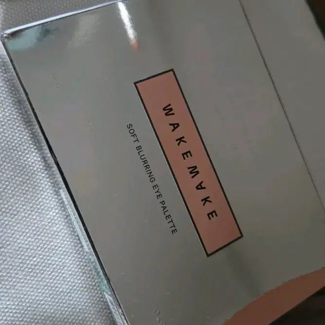 [BUNJANG] WAKEMAKE Soft Coral Blurring Eyeshadow Palette / 웨이크메이크 소다코랄블러링 아이섀도우팔레트