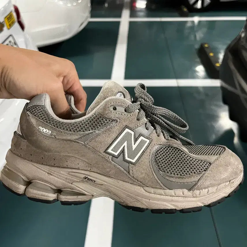 [BUNJANG] New Balance 2002R ML2002RC Sneakers / [235] 뉴발란스 2002R ML2002RC