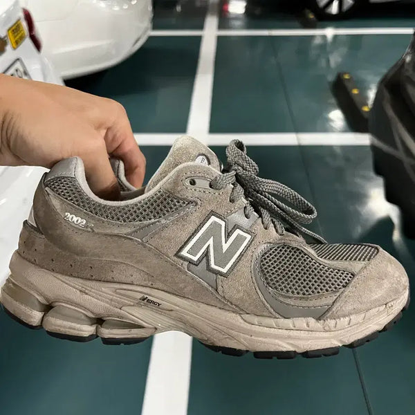 [BUNJANG] New Balance 2002R ML2002RC Sneakers / [235] 뉴발란스 2002R ML2002RC