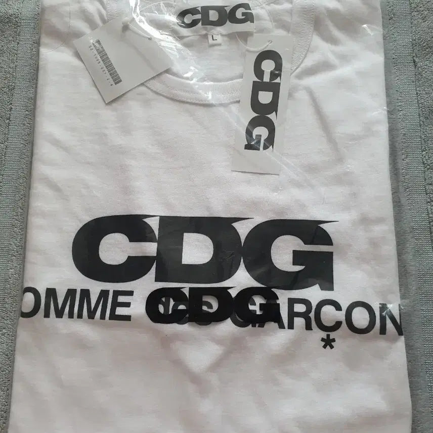 [BUNJANG] Comme des Garçons PLAY Short Sleeve T-Shirt White L / CDG 꼼데가르송 반팔티 화이트L