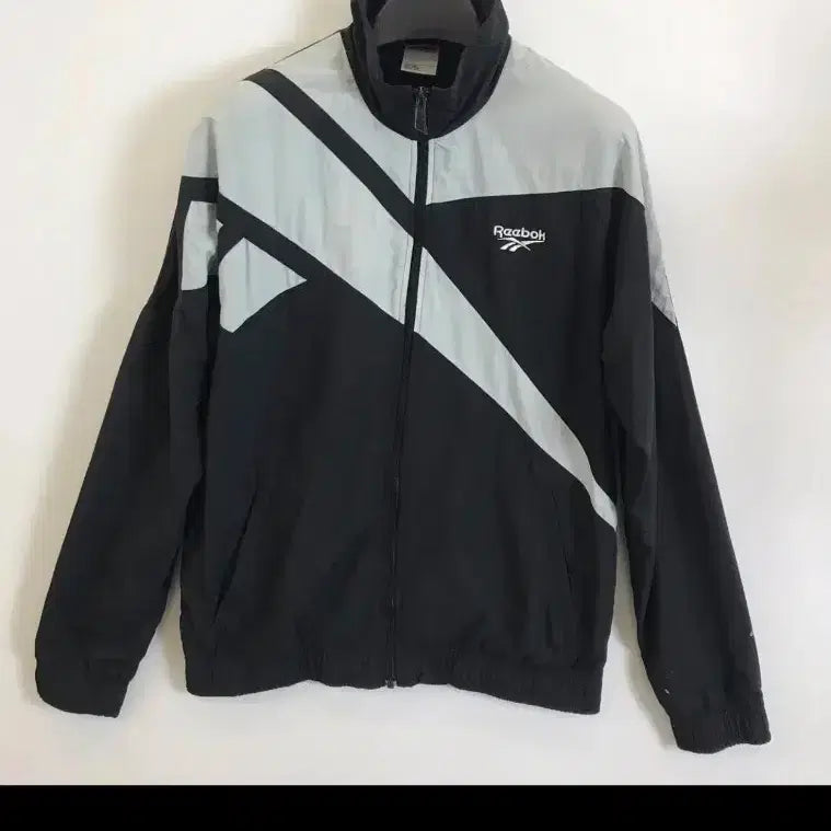 [BUNJANG] Reebok Classic Windbreaker Jumper / 리복 클래식 바람막이 점퍼(좋은컨디션)