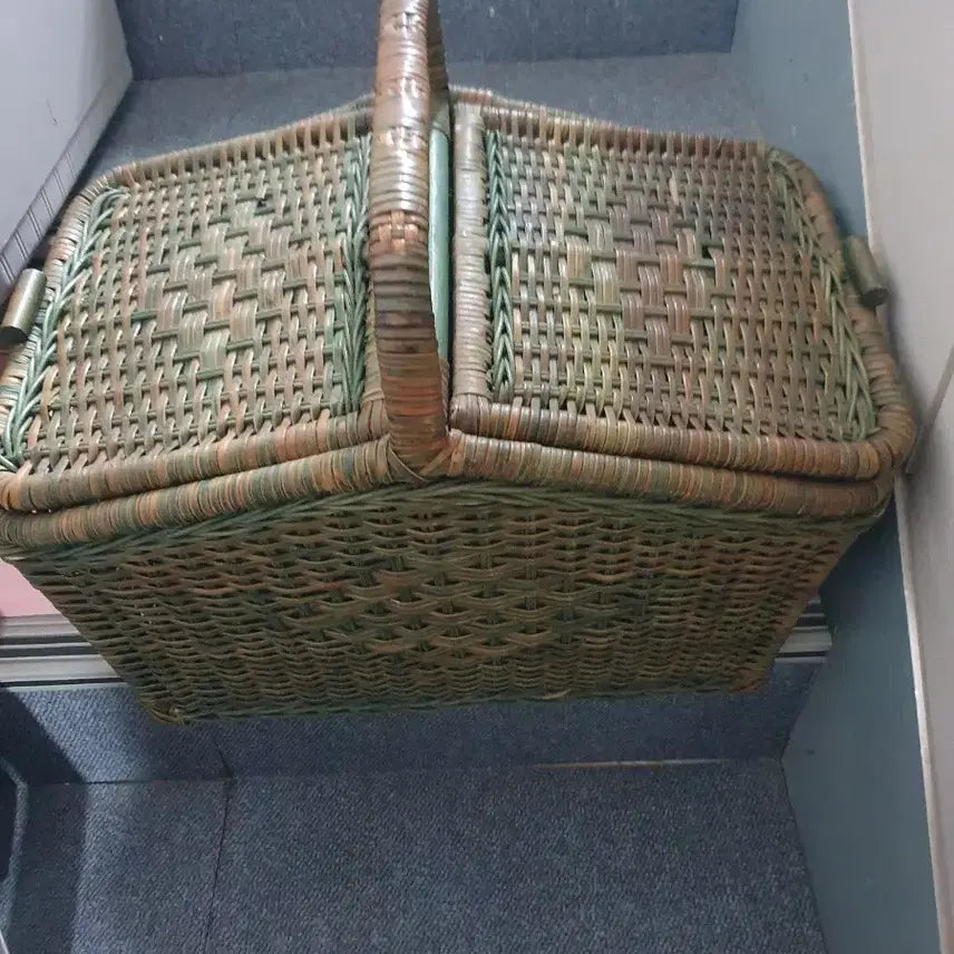 [BUNJANG] Rattan Picnic Basket Olive / 라탄 피크닉 바구니 올리브