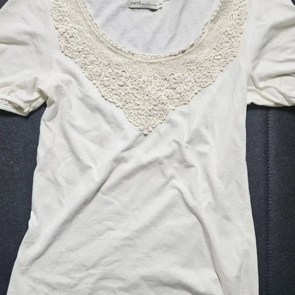 [BUNJANG] Earth Music & Ecology Lace Short-Sleeve T-Shirt White / 어스뮤직 레이스 반팔 티셔츠 화이트