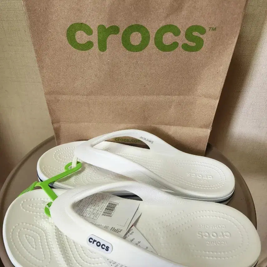 [BUNJANG] Crocs White/Navy Flip-Flops Size 270 / >>새상품<<  크록스 화이트/네이비 쪼리 270 팝니다