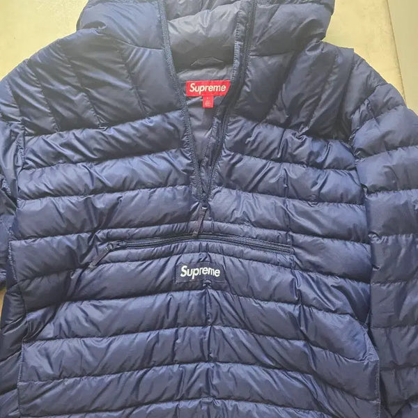 [BUNJANG] Supreme Micro Down Half Zip Hooded Pullover Navy FW24 / 슈프림 마이크로다운 하프 집 후드 풀오버 네이비 - 24FW