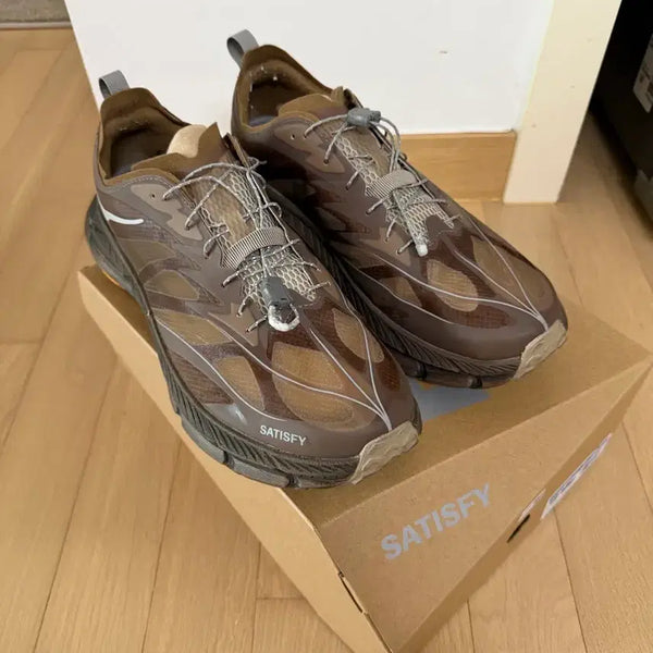 [BUNJANG] Hoka x Satisfy Mafate Speed 4 Light Rubber Sneakers / 호카 x 새티스파이 마파테 스피드 4 라이트 러버 (300)