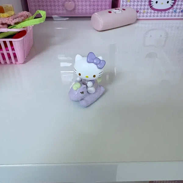 [BUNJANG] Hello Kitty Carousel Horse Figurine / 헬로키티 목마 피규어