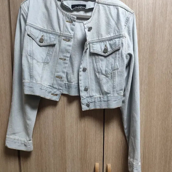 [BUNJANG] Bycini Light Wash Denim Crop Jacket / 최종가격내림)바이 시니 연청 데님 크롭 자켓