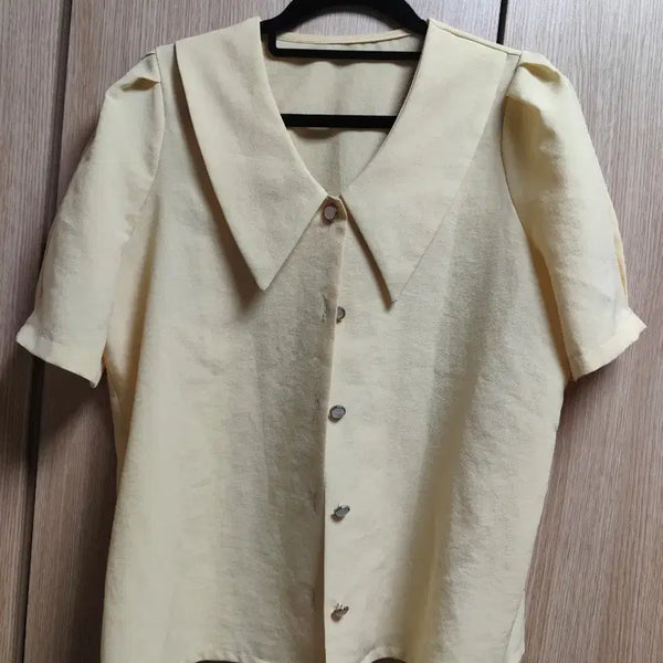 [BUNJANG] Pastel Yellow Big Collar Blouse / 가격내림)파스텔 옐로우 빅카라 블라우스