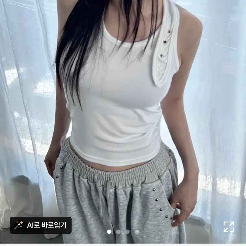 [BUNJANG] Eyelet Halterneck Sleeveless Top / 아일렛 홀터넥 슬리브리스 나시