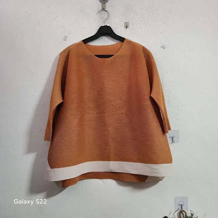 [BUNJANG] Pleated Orange Top / 플리츠주름 오렌지색 상의