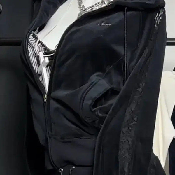 [BUNJANG] Rady Velvet Lace Hooded Zip-Up Training Jacket / Rady 라디 밸벳 레이스 후드 집업 트레이닝 집업