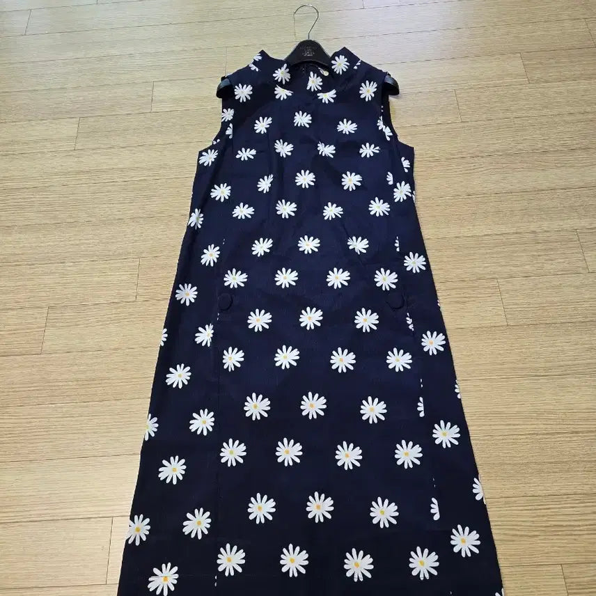 [BUNJANG] LMML STUDIO Daisy Sleeveless Long Dress Navy / LMML STUDIO 데이지 플라워 민소매 롱원피스
