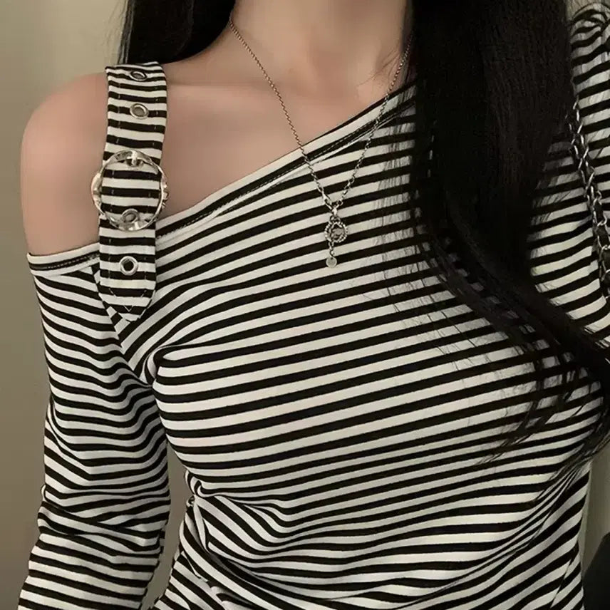 [BUNJANG] Striped Off-Shoulder Shirring Long Sleeve T-Shirt / 스트라이프 오프숄더 긴팔 셔링 티셔츠