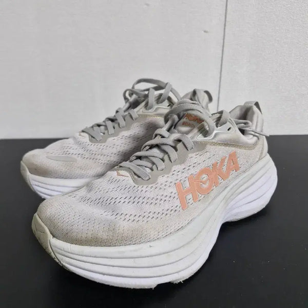 [BUNJANG] Hoka Bondi 8 Running Shoes / 호카 본디8 러닝화 (235)