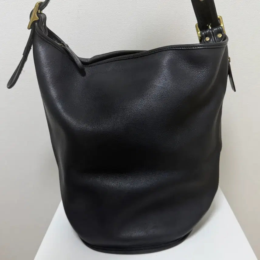 [BUNJANG] Old Coach Black Duffel Bucket Bag (L) / oldcoach 올드코치 더플백 버킷백 가방 블랙 L