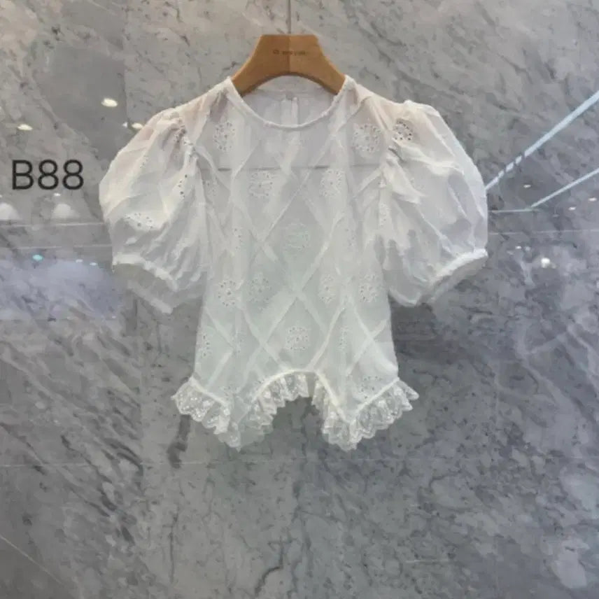 [BUNJANG] JS New York Argyle Puff Blouse / js 뉴욕 아가일 퍼프 블라우스