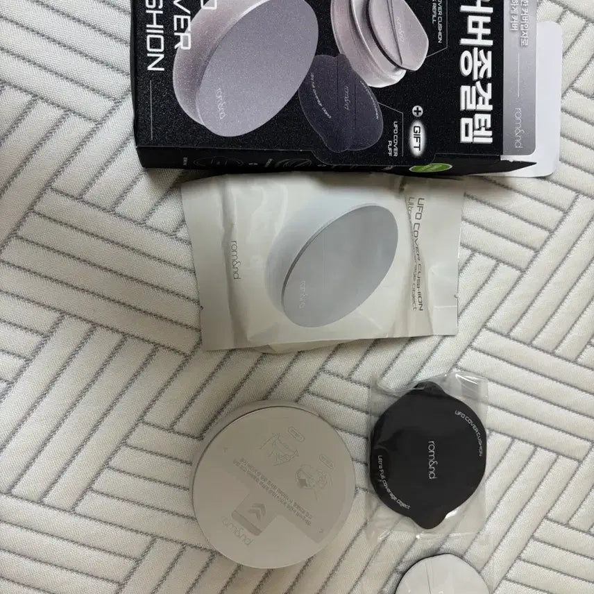 [BUNJANG] rom&nd UFO Cover Cushion SPF50+ PA++++ / 롬앤 커버종결템 UFO 커버 쿠션