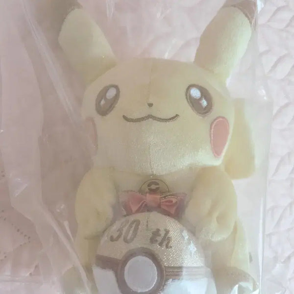 [BUNJANG] Golden Pikachu 30th Anniversary Pokemon / 황금피카츄 황금카츄 금카츄 30주년 포켓몬 피카츄