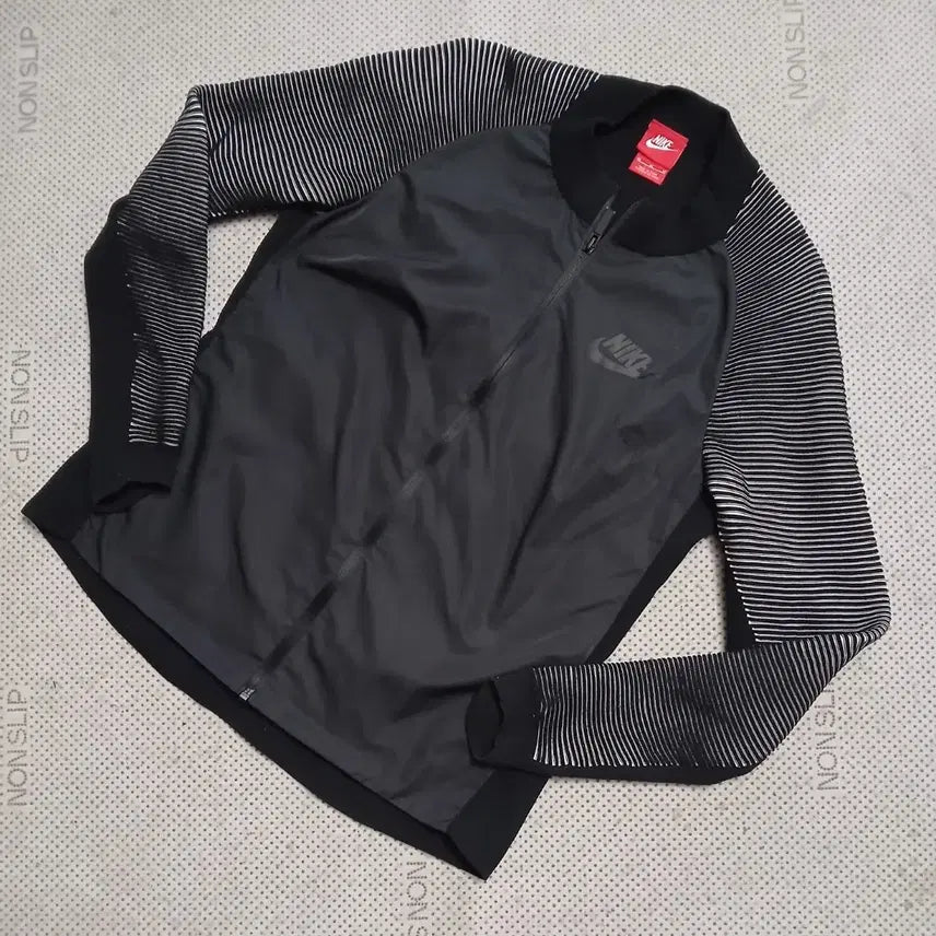 [BUNJANG] Nike Black Windbreaker Jacket / 나이키 바람막이 점퍼 블랙