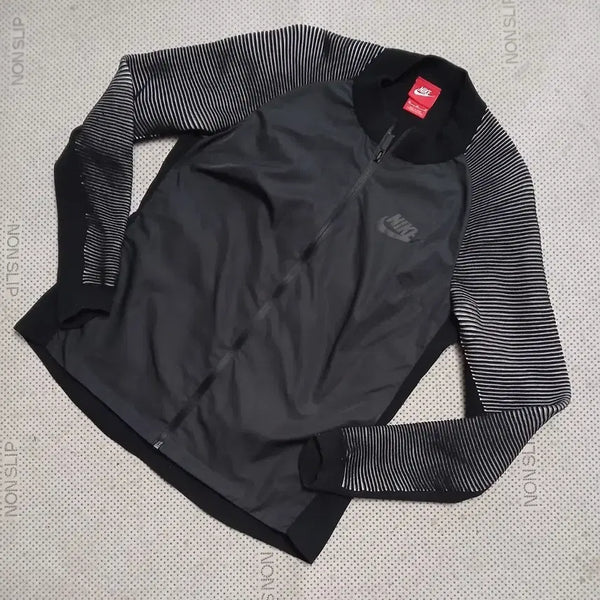 [BUNJANG] Nike Black Windbreaker Jacket / 나이키 바람막이 점퍼 블랙