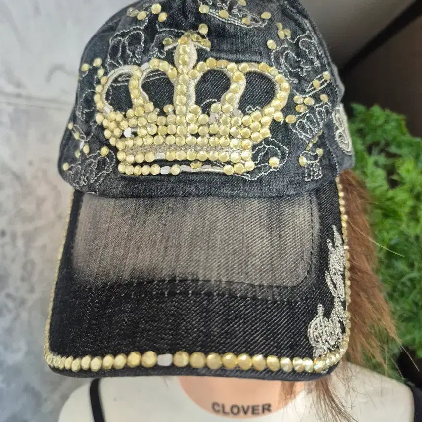[BUNJANG] Crown Embellished Denim Ball Cap / 왕관 장식 데님 볼캡