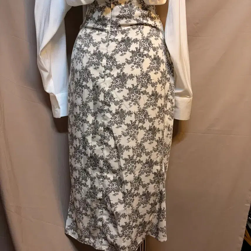 [BUNJANG] Floral Long Dress - White Base, Chiffon, Size S / 하얀색 바탕 꽃무늬 롱원피스 냉걈쉬폰S