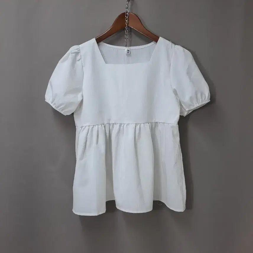 [BUNJANG] Square Neck Puff Short Sleeve Blouse / 스퀘어넥 퍼프 반팔 블라우스