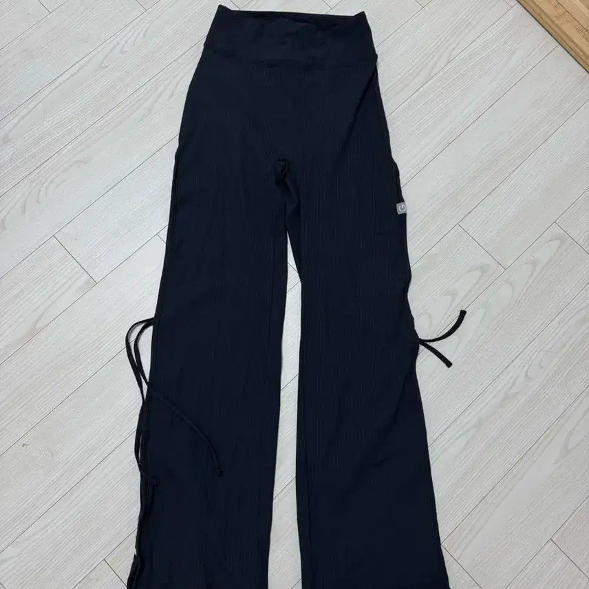 [BUNJANG] Grande Line Side Slit Wide Pants Navy / 그란데라인 사이드 슬릿 팬츠 네이비