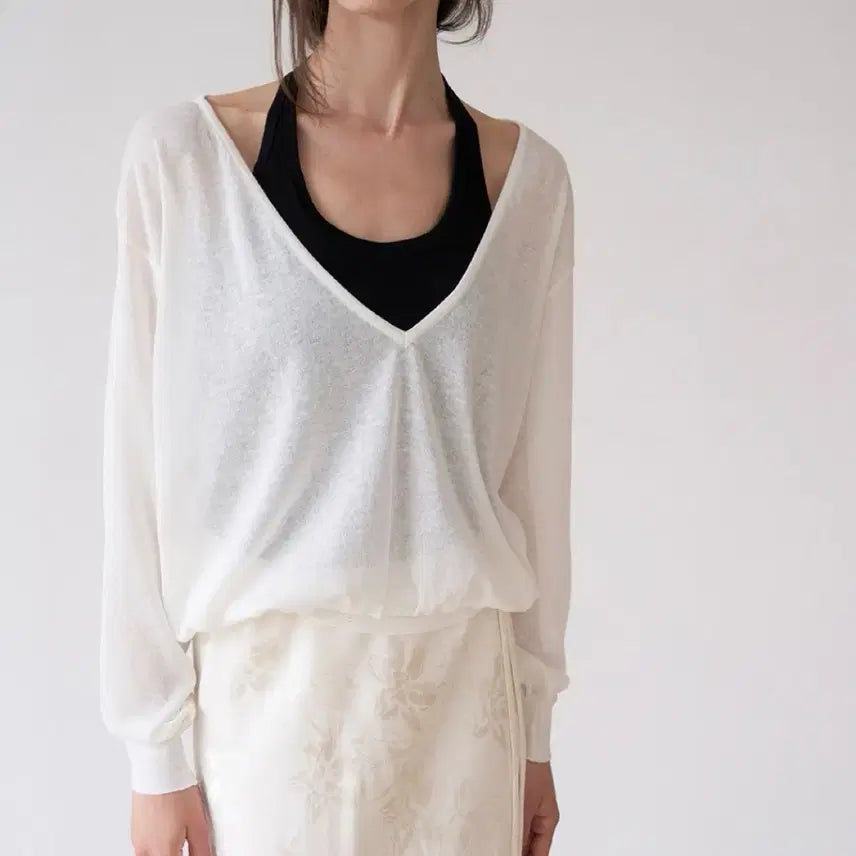 [BUNJANG] Torte Deep V-neck Linen Loose-fit Knit Ivory / 토르테 Deep V-neck Linen Loose-fit Knit Ivory