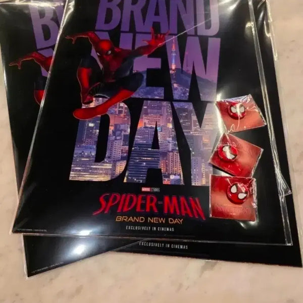 [BUNJANG] Spider-Man Brand New Day PET Poster and Pin Badge Set / 스파이더맨 브랜뉴데이 PET 포스터 핀뱃지 세트