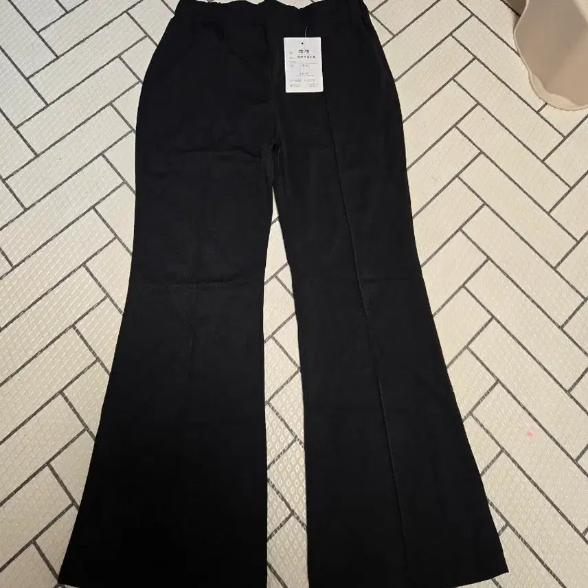 [BUNJANG] S.M. Black Bootcut Slacks / (S.M)새상품 블랙 부츠컷 슬랙스