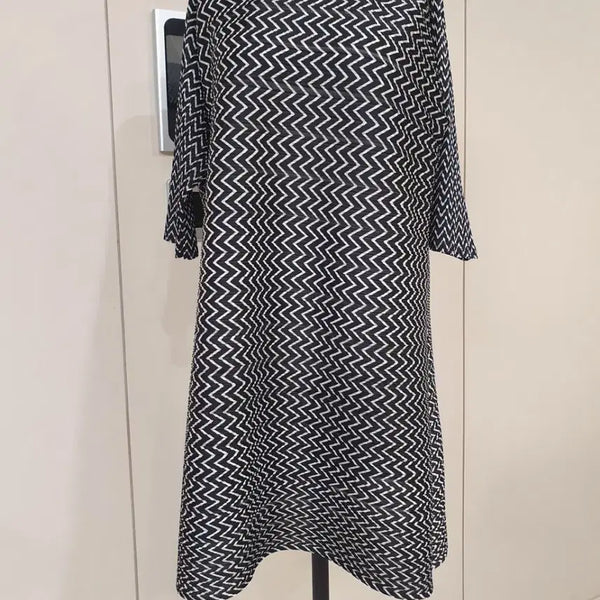 [BUNJANG] Zigzag Pattern Black & White Blouse / 지그재그 패턴 블랙 화이트 블라우스