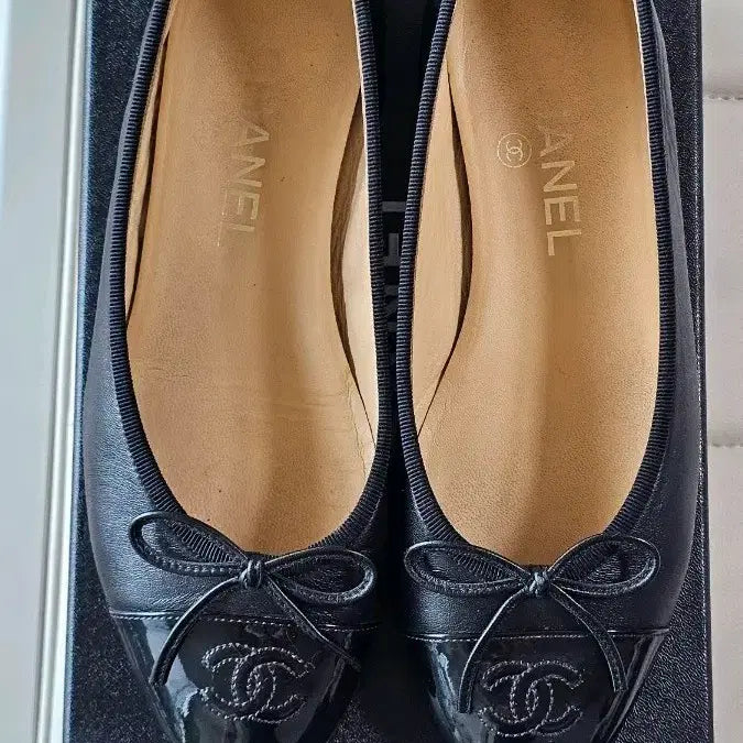 [BUNJANG] Chanel Ballerina Flats Patent Leather Black / 샤넬 발레리나 플랫 페이턴트 블랙 검검 36.5