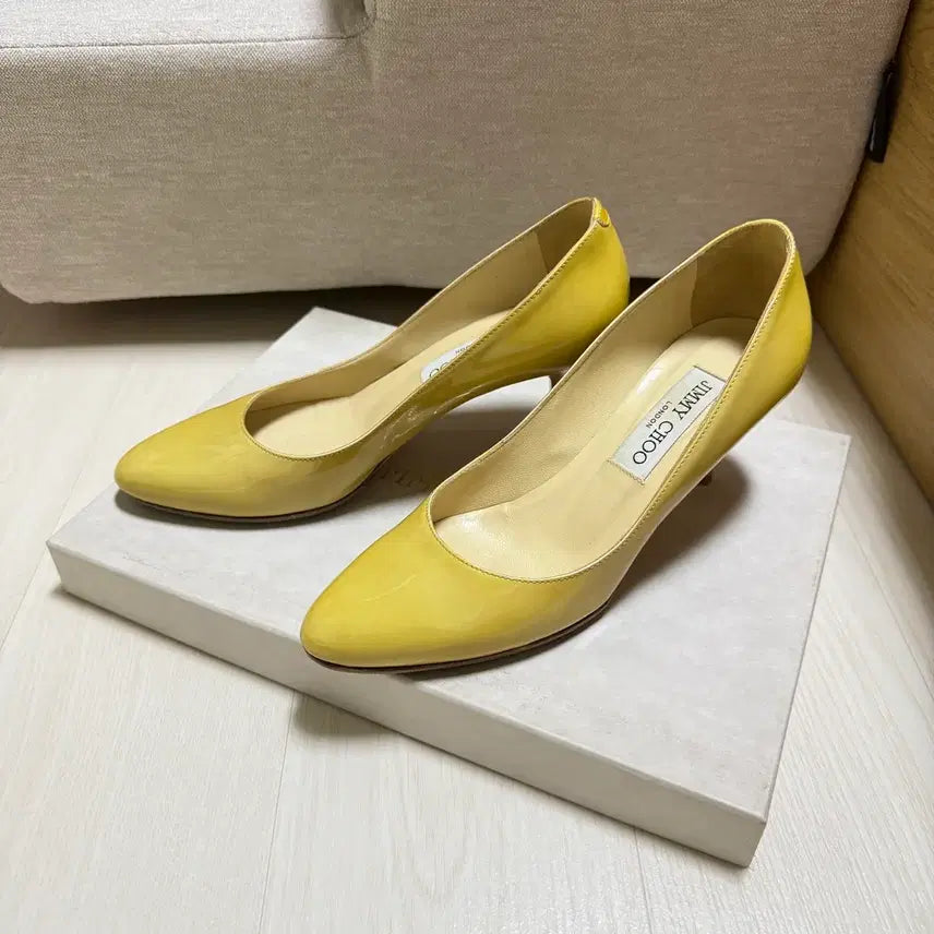 [BUNJANG] Jimmy Choo Patent Leather Low Heel Pumps / 지미추 펌프스 힐