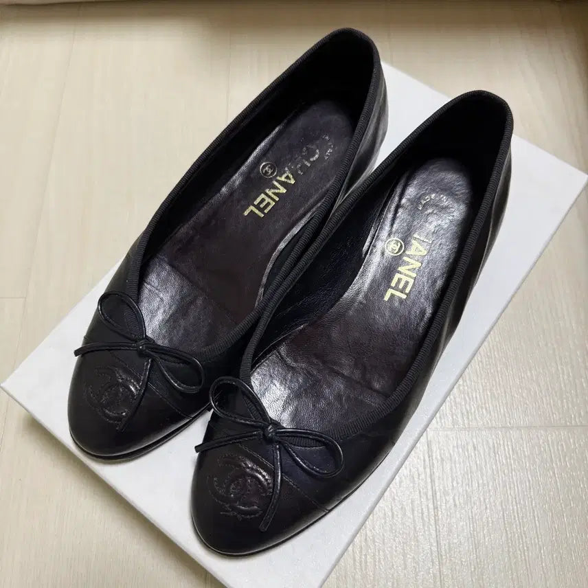 [BUNJANG] Chanel Flat Shoes Navy Bordeaux Size 36.5 / 샤넬 플랫슈즈 네이비 보르도 36.5