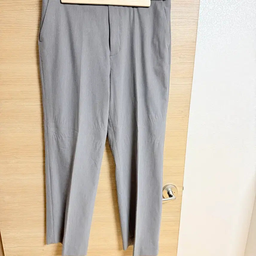 [BUNJANG] Giordano Concept One Semi-Wide Fit Grey Slacks (Size 33) / [33] 지오다노 컨셉원 세미와이드핏 그레이 슬랙스