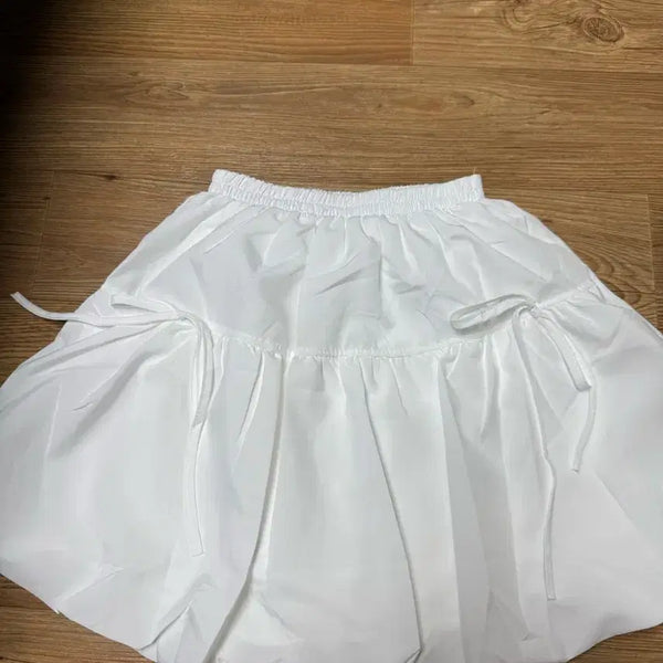 [BUNJANG] White Balloon Mini Skirt with Built-in Shorts / 벌룬스커트