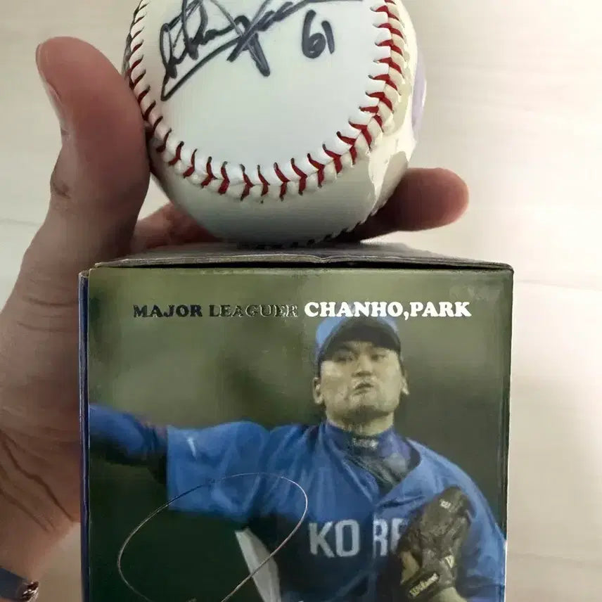 [BUNJANG] Park Chan-ho Autographed Baseball / 박찬호 포토사인볼