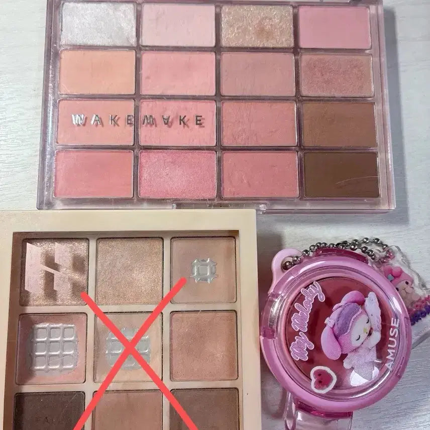 [BUNJANG] WakeMake Candy Coral Blurring & Amuse Cheek Peach Whip Sanrio Eyeshadow & Blush Palette Set / 봄웜 팔레트(섀도우)/블러셔 (웨이크메이크 캔디코랄블러링, 어뮤즈 치크 피치 휩 산리오)