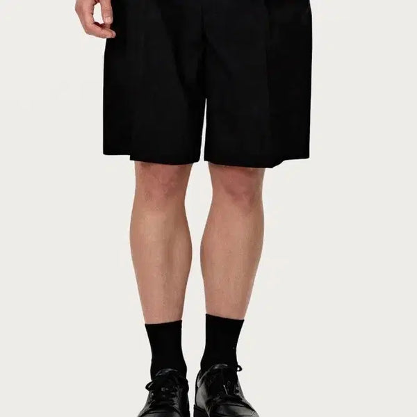 [BUNJANG] Solid Homme 25SS Pleated Shorts Black / 솔리드옴므 25ss 핀턱 반바지 48