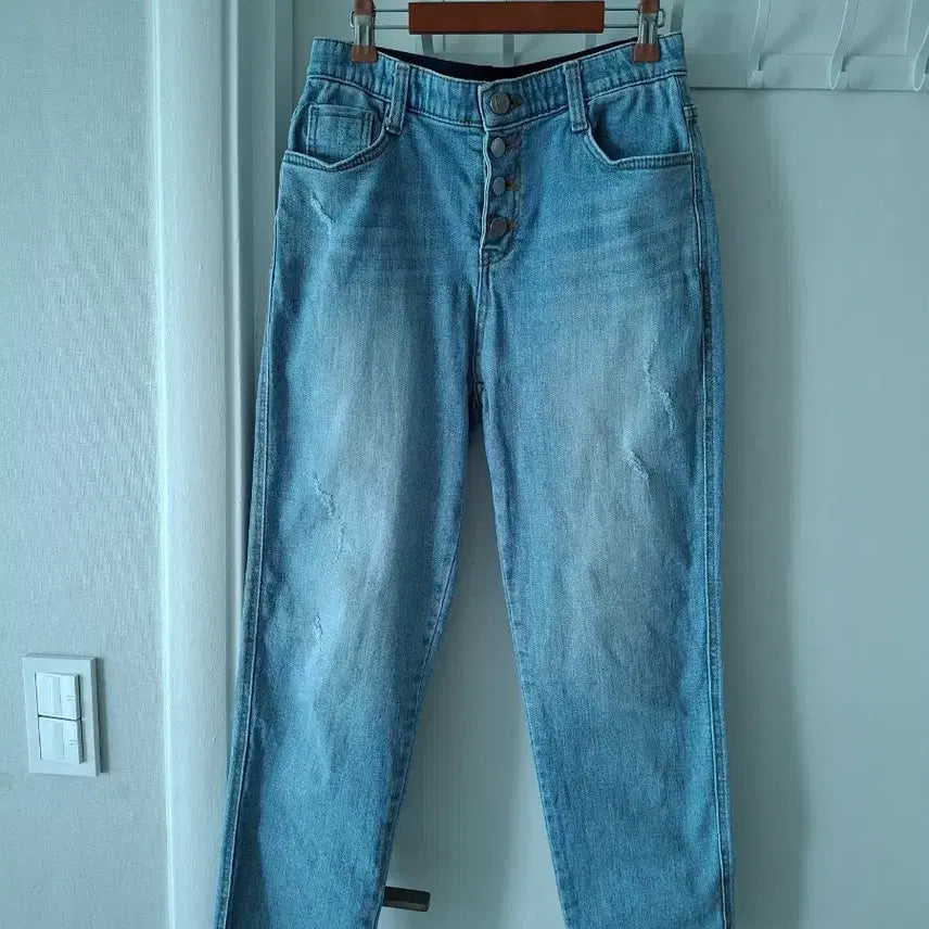 [BUNJANG] Light Wash Denim Button-Up Straight Leg Jeans (Size 27-28) / 연청 데미지 버튼업 일자핏 청바지  27~28