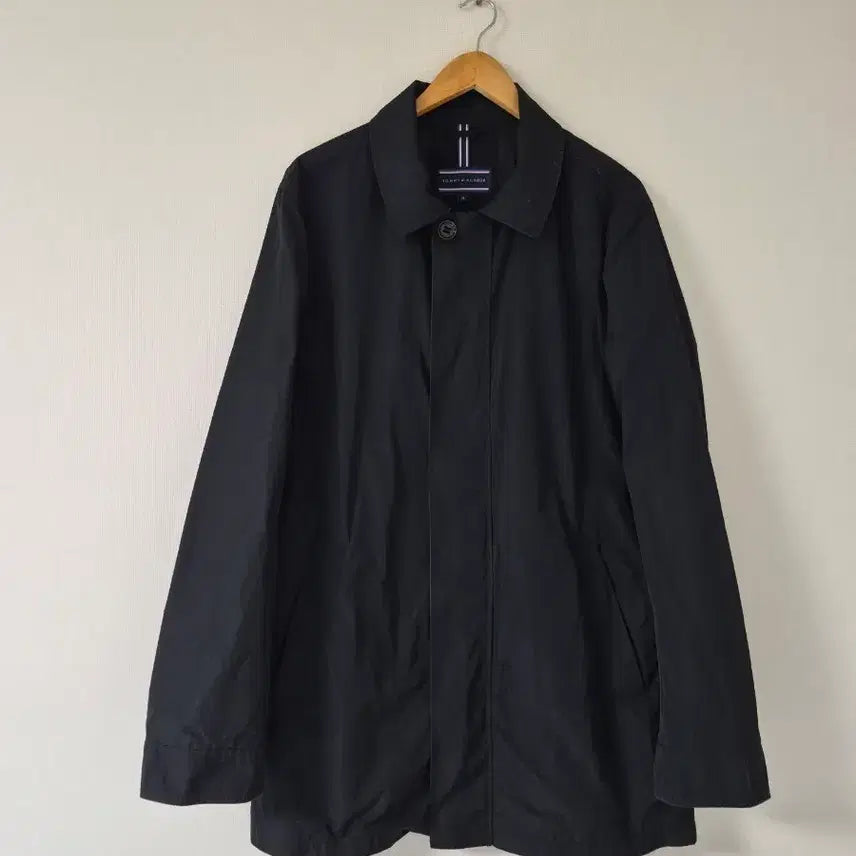 [BUNJANG] Tommy Hilfiger Windbreaker Coat Black / 타미힐피거 바람막이 코트