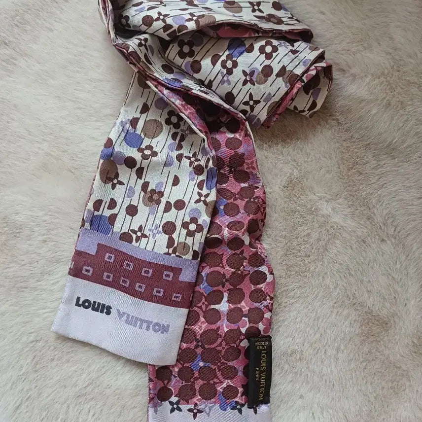 [BUNJANG] Louis Vuitton Silk Bandana Scarf / 루이비통 실크 방도 스카프