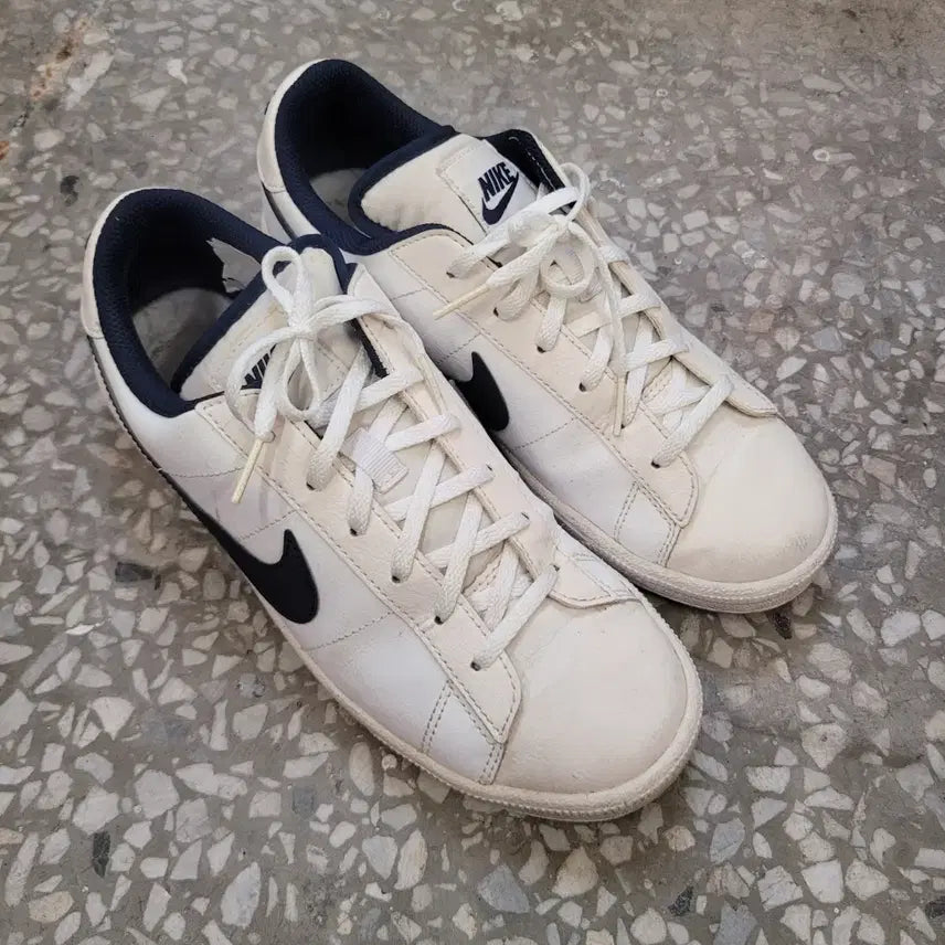 [BUNJANG] Nike Tennis Classic Low Top Shoes / [250 size] 나이키 테니스 클래식 단화