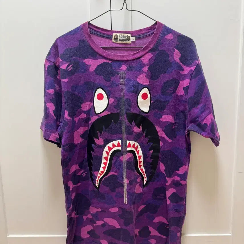 [BUNJANG] BAPE Color Camo Shark T-Shirt Purple L / 베이프 컬러 카모 샤크 티셔츠 퍼플 L