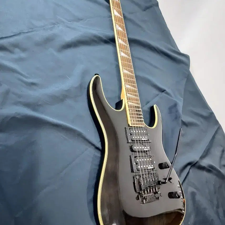 [BUNJANG] Jackson Arch Top Body HSH Electric Guitar / 일제 센애쉬  탑백 아치탑바디 험싱험 잭슨 일렉기타