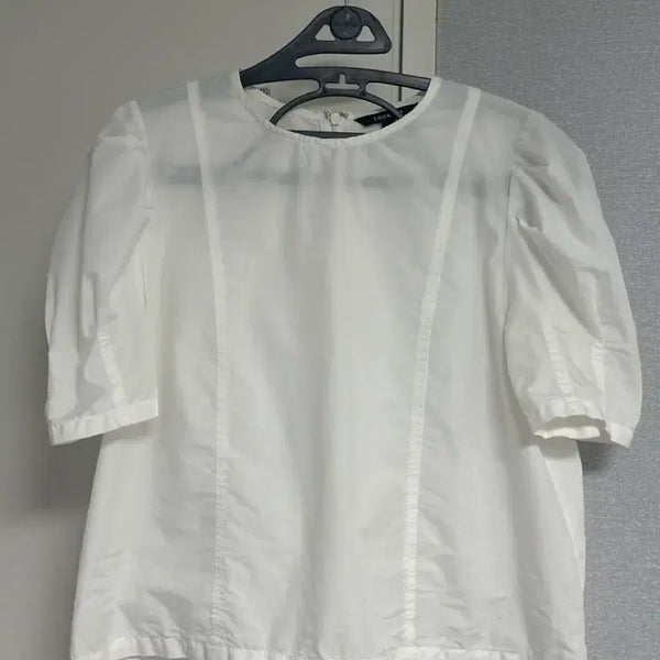[BUNJANG] Lookast White Puff Blouse / 룩캐스트 화이트 퍼프 블라우스